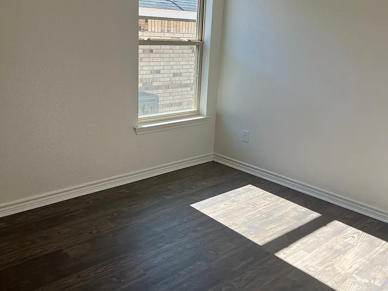 1205 Lehmann Dr #B — Photo 9