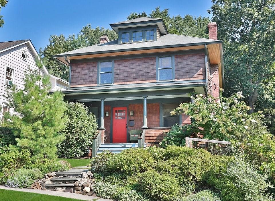 1st image of 120 Castle Heights Ave