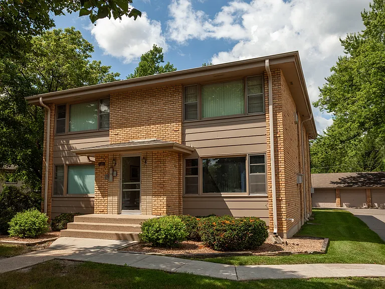 9106 Nicollet — Photo 1