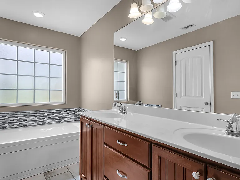 259 Virginia Ln NE — Photo 45