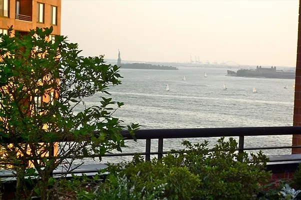 Sold by Citi Habitats | media 2