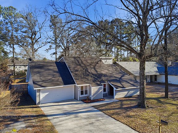 2nd image of 607 Woodward Blvd