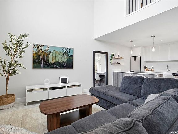 4th image of 336 McFaull CRESCENT
