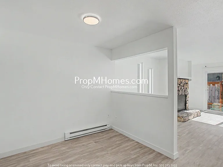 2216 SE Tacoma St — Photo 9