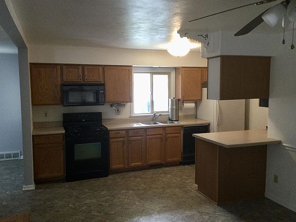 4th image of 611 N Oak Knolls Ave