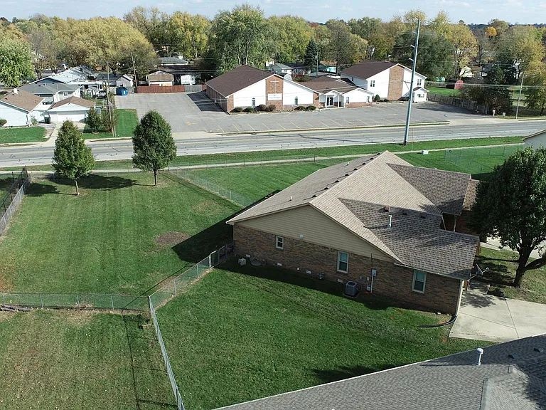 638 Eugene Ct — Photo 25