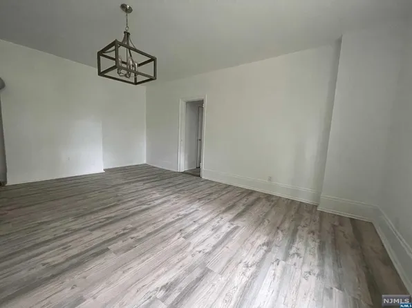 100 E Palisade Ave APT B2, Englewood, NJ 07631