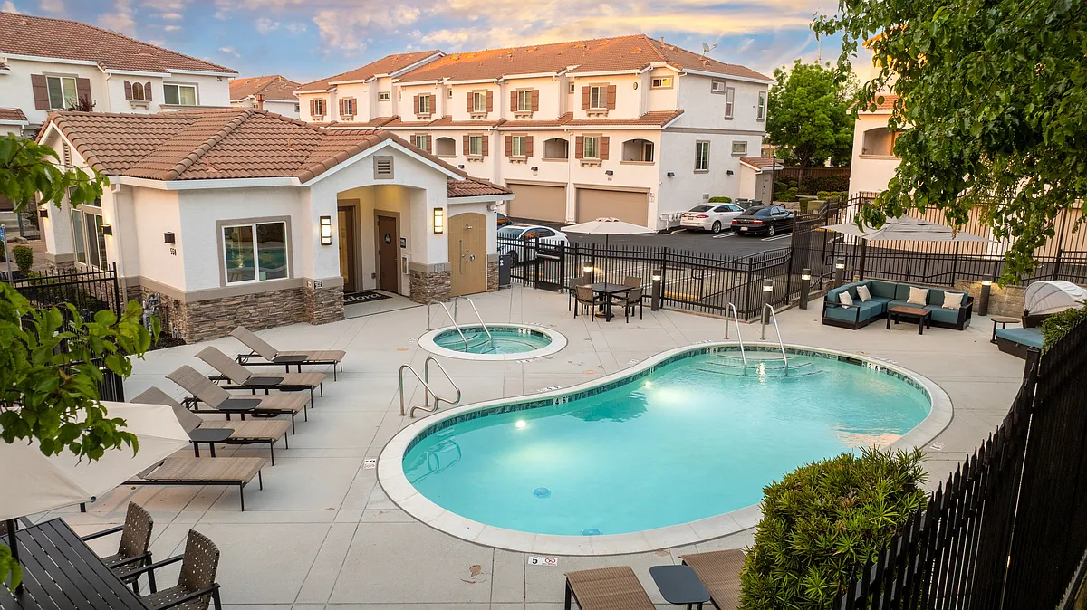 Building Photo - Adora Townhomes