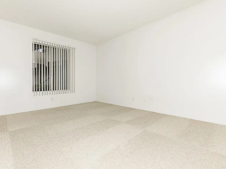 Monte Verde Apartment Homes — Photo 31