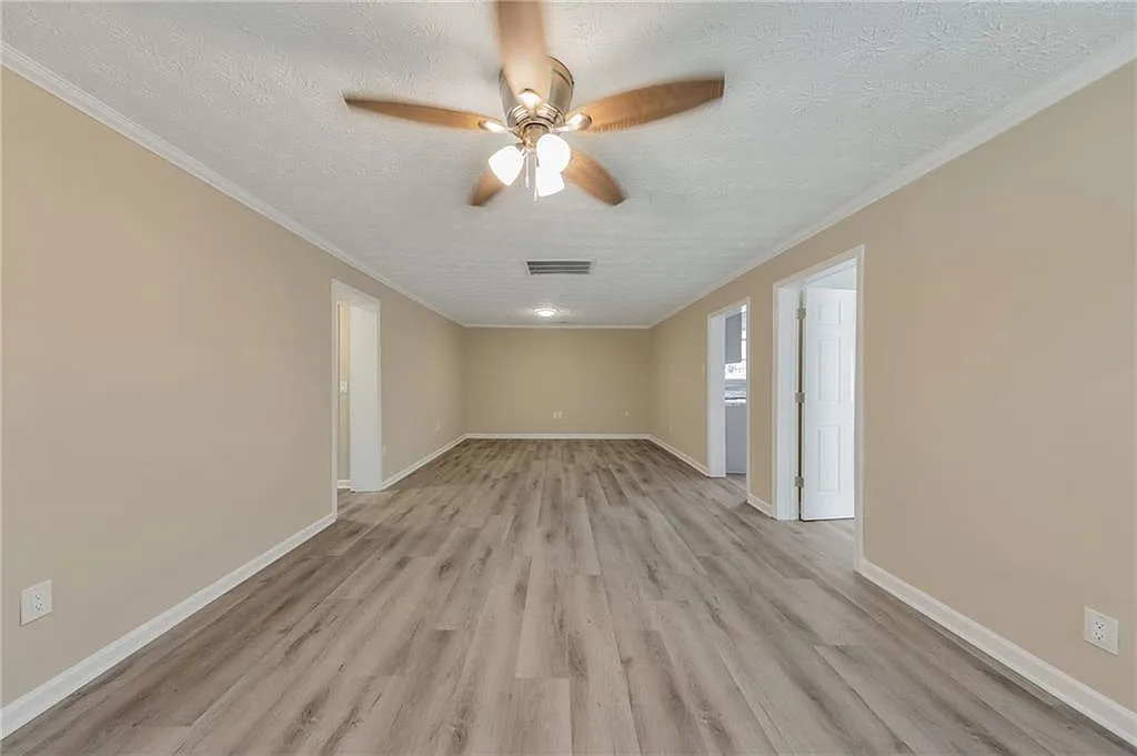 3 bed, 2.0 bath, 1478 sqft, $2,800 — Photo 4
