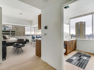 Peak Residences Downtown Edmonton, Edmonton, AB T5J 0V6
