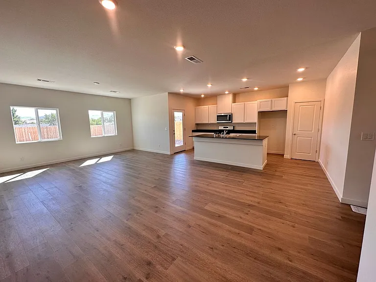 1019 Brierwood Ln — Photo 7