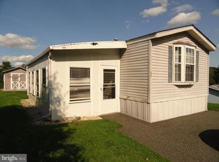 329 Ashford Ln, Hereford, PA 18056