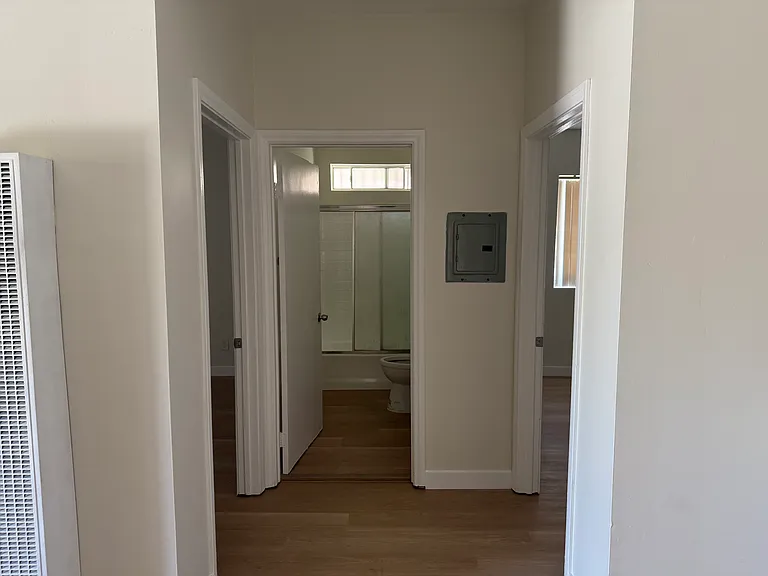 810 W 48th St #810 — Photo 3