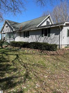 5268 N Pendell Rd, Alma, MI, 48801