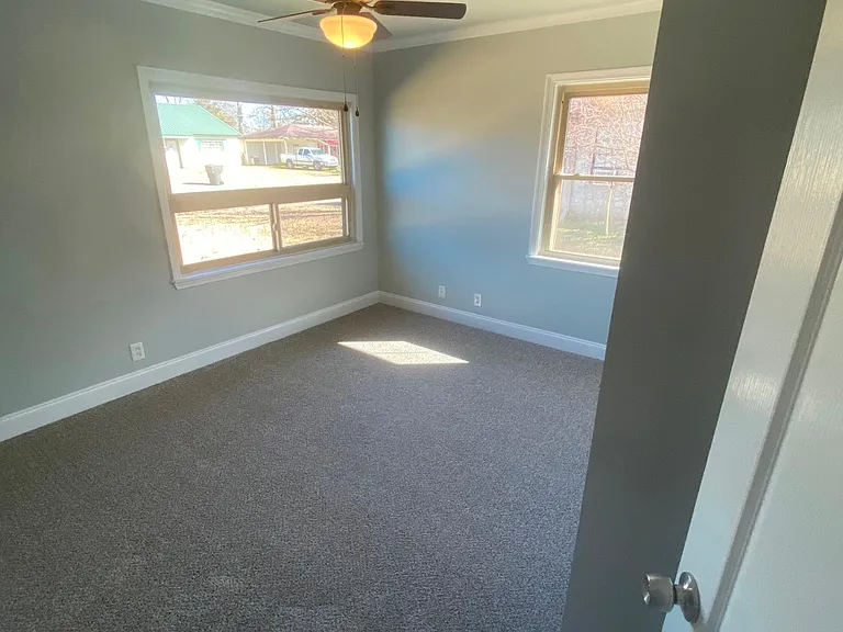 1129 Len St — Photo 7