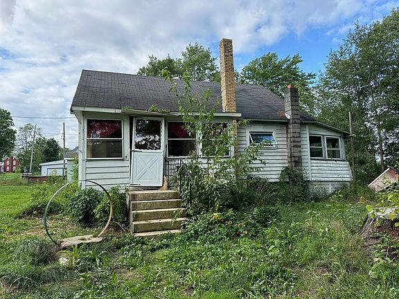 2nd image of 156 2nd St