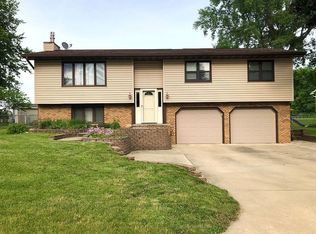 800 9th St, Gilbertville, IA 50634