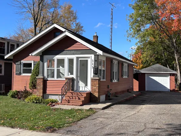 313 S 4th St, Sturgis, MI 49091