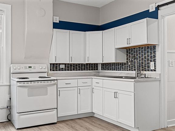 5th image of 946 Hood STREET