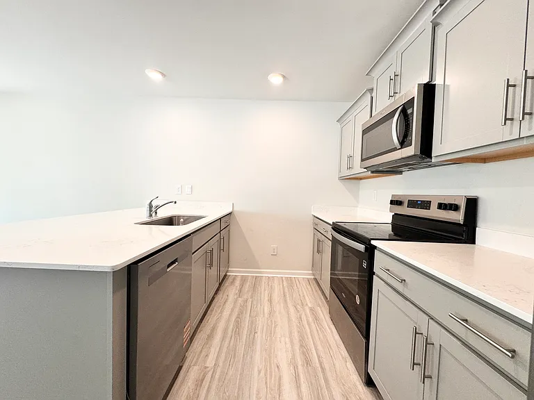 5124 Hyrule Dr — Photo 5