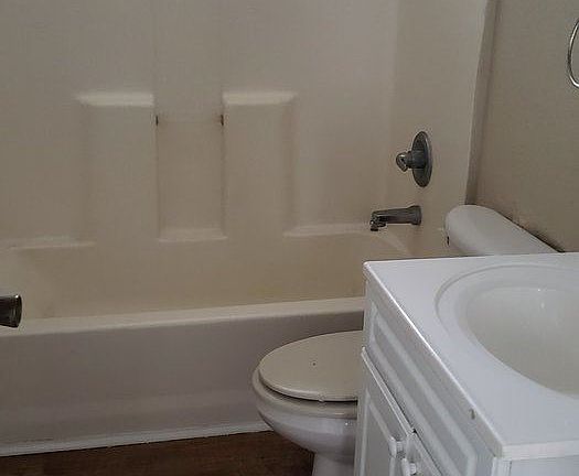 3rd image of 908 N Warnell St