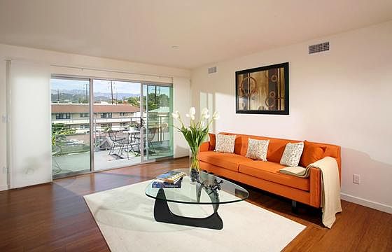 3rd image of 4547 N Eagle Rock Blvd #32