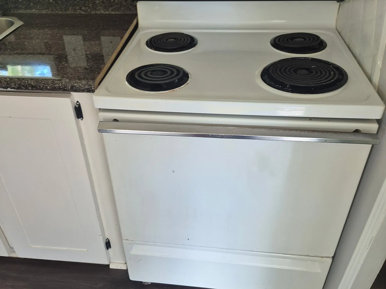 2 bed, 1100 sqft, $900 — Photo 4