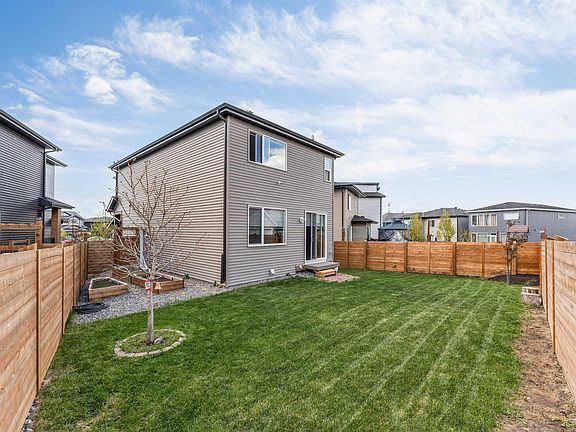 3rd image of 425 41st St SW