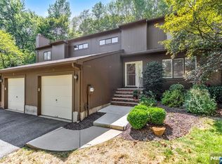 7 Mountain Ridge Dr, Cedar Grove, NJ 07009