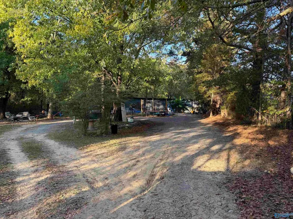 1020 Mathis Mill Rd, Albertville, AL 35951