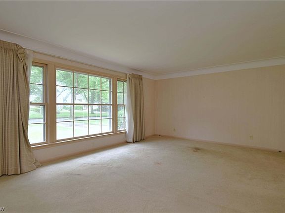 5th image of 22399 Fairmount Blvd