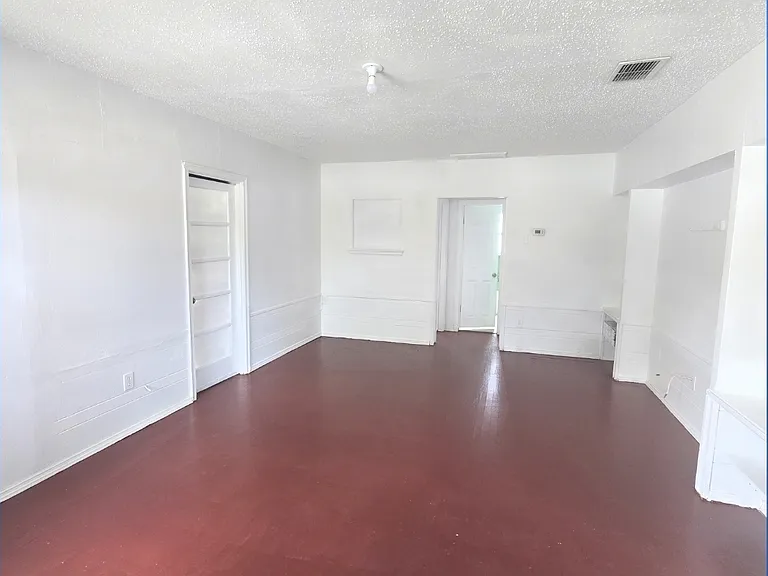 2300 5th St S #B — Photo 4