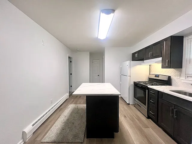 2 bed, 725 sqft, $2,100 — Photo 4