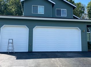 16550 Theodore Dr, Eagle River, AK 99577