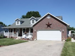 702 N Glenwood St, Effingham, IL 62401