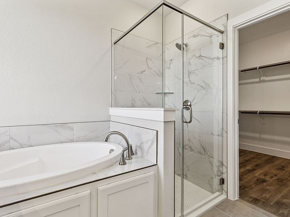 3rd image of 152 Swan Lake Dr