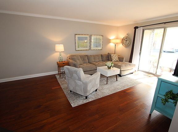 3rd image of 207 W Jennifer Ln Unit 1