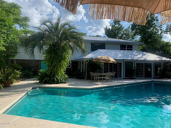 3rd image of 8315 Royalwood Dr
