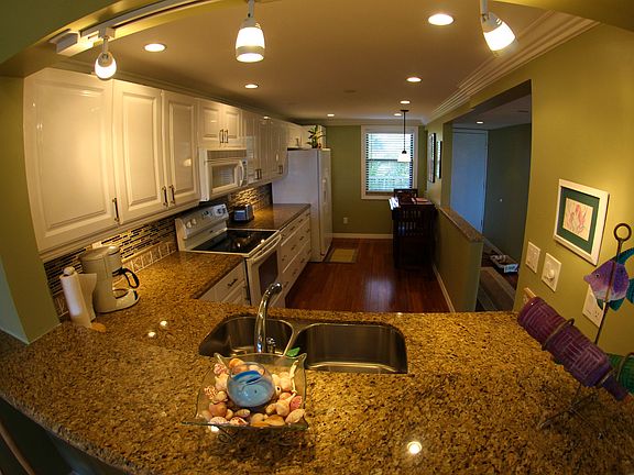 3rd image of 10044 S Ocean Dr APT 201