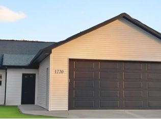 1220 Grove St, Menasha, WI 54952