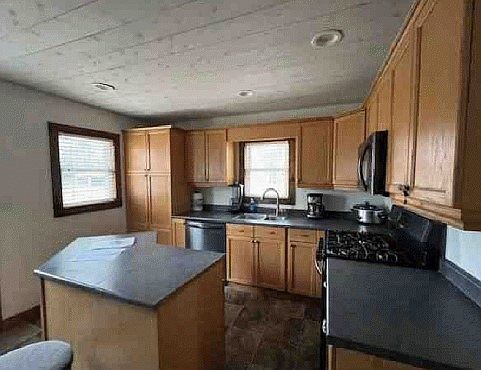 5th image of 316 Main Ave N