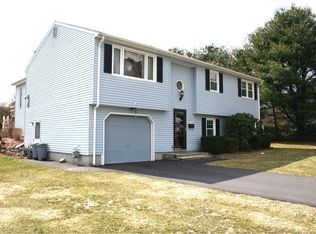 318 Old County Rd, Smithfield, RI 02917