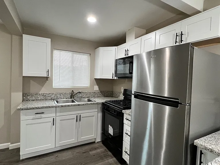 4674 Fleming Way #B — Photo 3