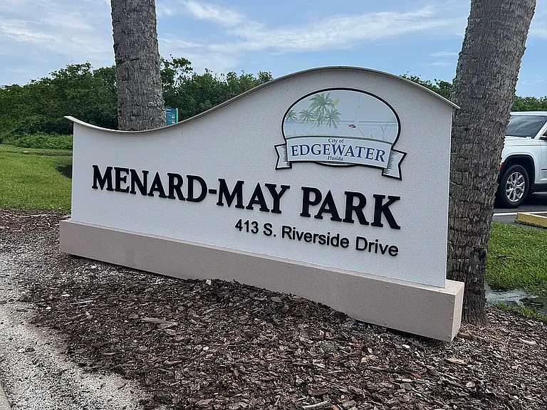 Menard-May Park is less than 1/2 mile from unit. The park has picnic tables, volleyball court, playground, boat/kayak launch, and beautiful swimming area.