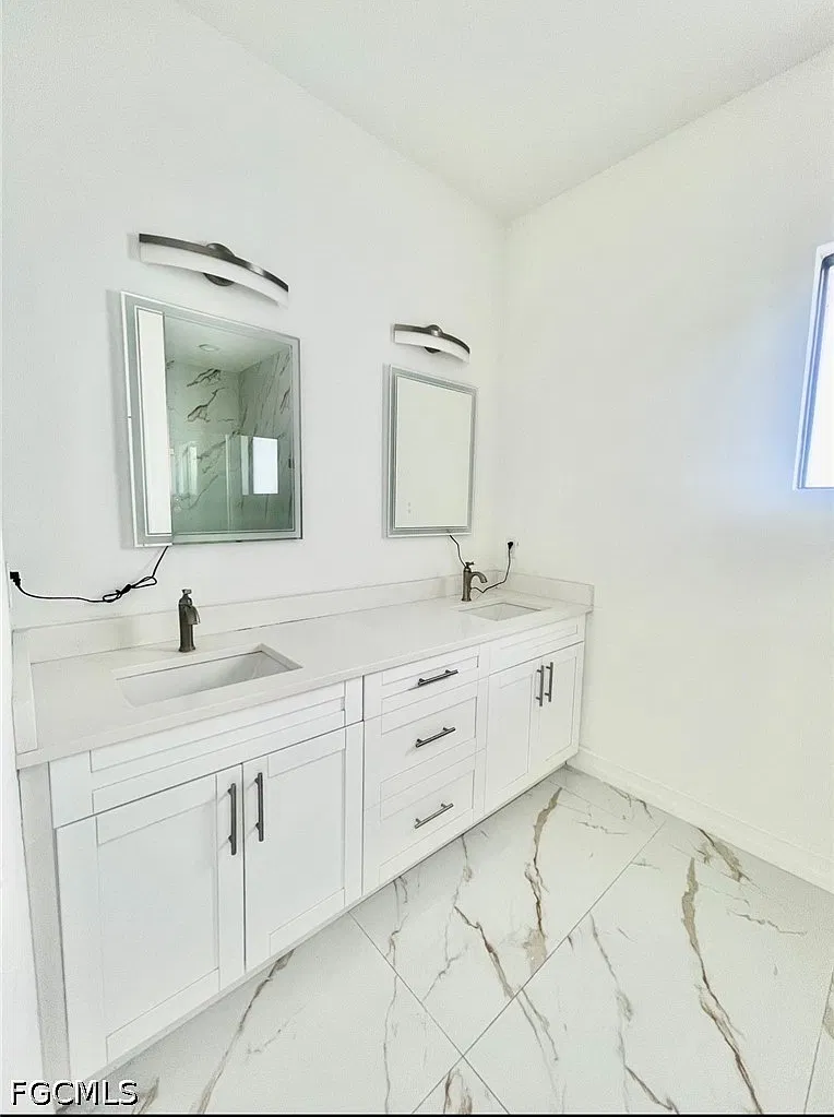 3 bed, 2.0 bath, 1589 sqft, $2,100 — Photo 4