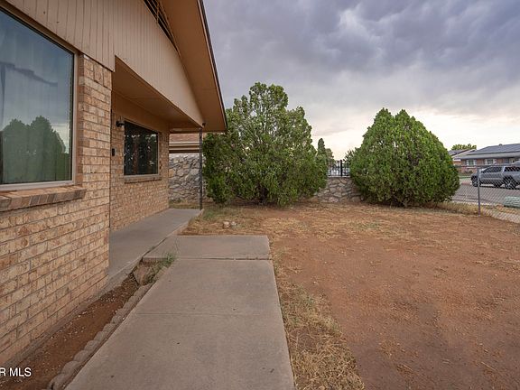 4th image of 10832 Sapphire St