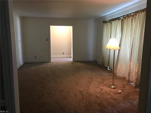 4th image of 4904 Manor Ave