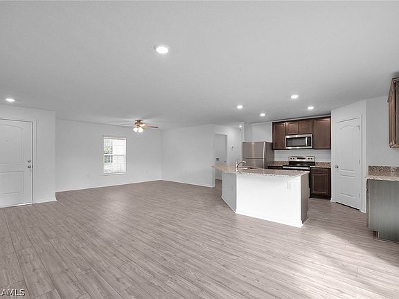 4th image of 3409 NE 13th Place Cpe