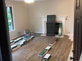 297 S Harrison St, Geneva, IL 60134